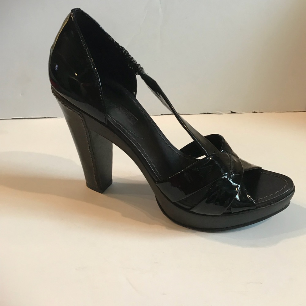 BCBG Black Patent Leather Platform Heel. Size 7.5